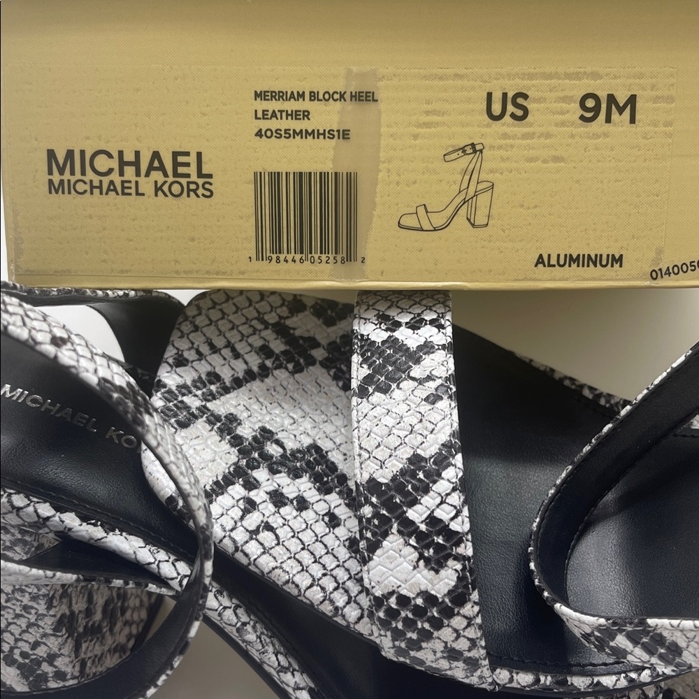 Michael Kors MERRIAM BLOCK HEEL
LEATHER
40S5MMHS1E Aluminum High Heels Snakeskin - Picture 16 of 16